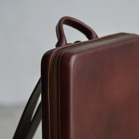 Antique Minimal Leather Backpack – MOTHERHOUSE マザーハウス